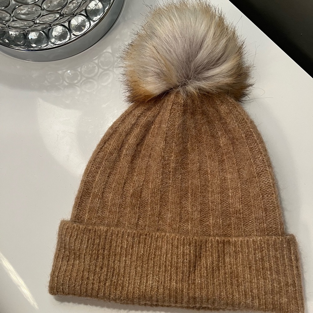 Ribbed Faux Fur Pom Pom beanie